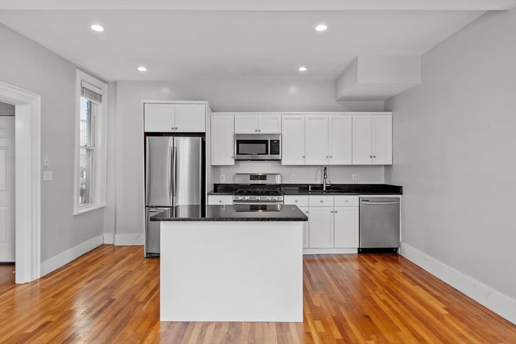 Condominium at 126 Washington Ave # 2, Chelsea MA 02150, Chelsea, photo 4 of 20