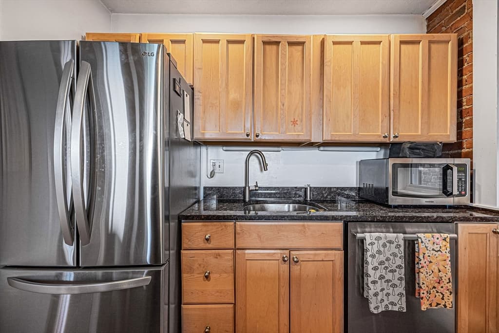 Condominium at 25 South Street # 4, Boston MA 02135, photo 4 of 31
