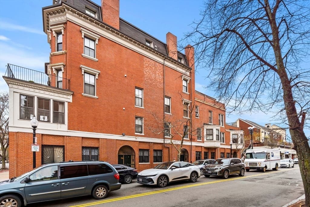 Condominium at 113 W Dedham St # 113, Boston MA 02118, photo 23 of 27