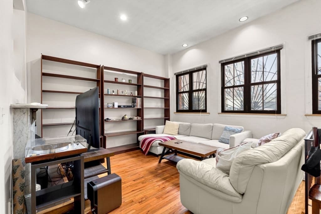 Condominium at 113 W Dedham St # 113, Boston MA 02118, photo 6 of 27