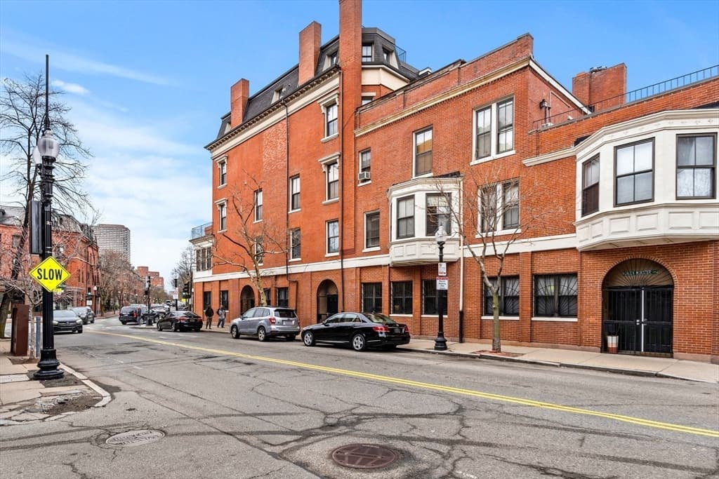 Condominium at 113 W Dedham St # 113, Boston MA 02118, photo 22 of 27