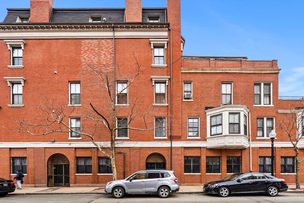 Condominium at 113 W Dedham St # 113, Boston MA 02118, photo 21 of 27