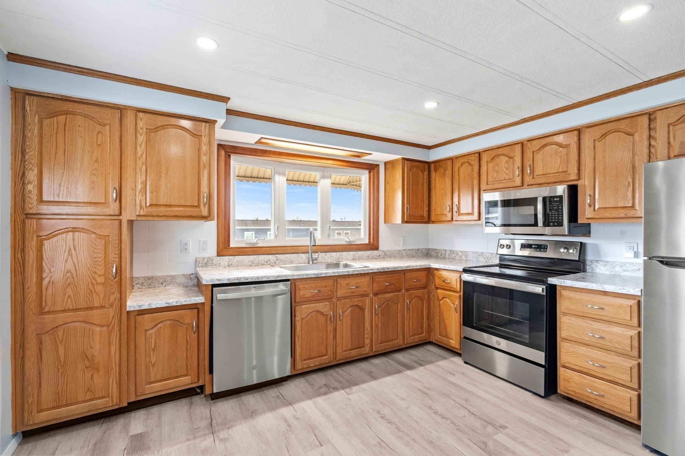 Mobile Home at 46 Louie Lane, Raynham MA 02767, Raynham, photo 12 of 32