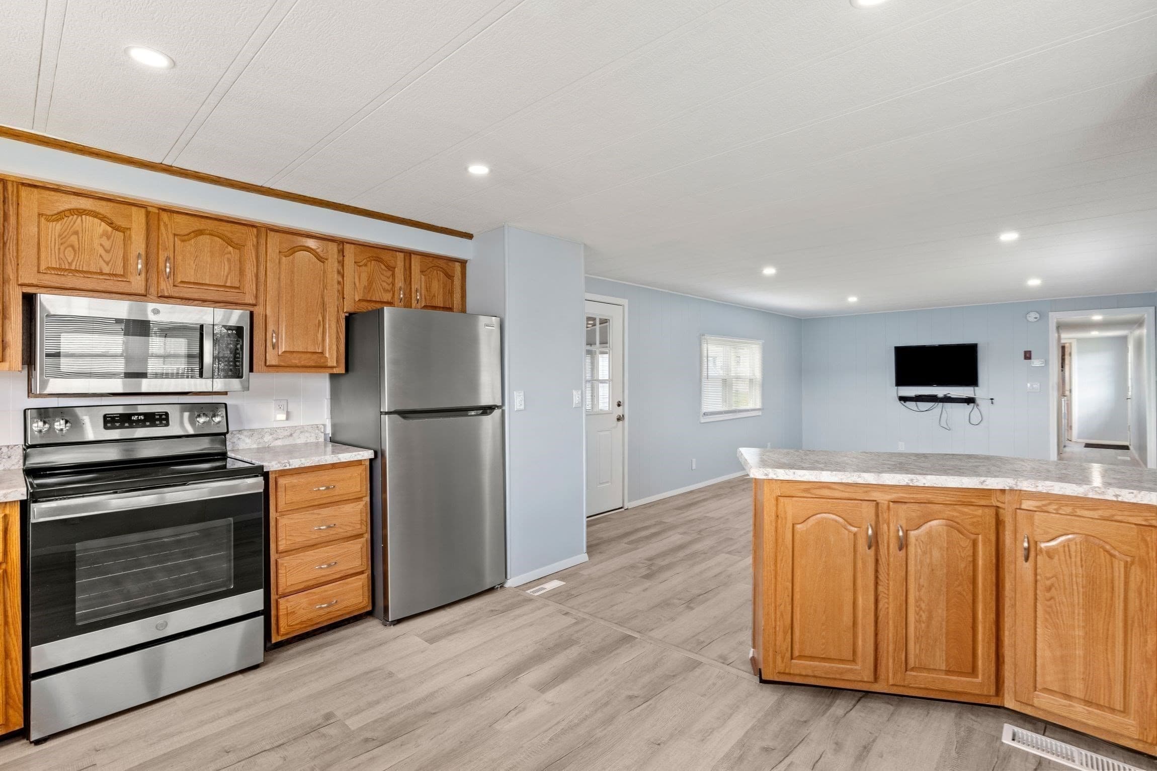 Mobile Home at 46 Louie Lane, Raynham MA 02767, Raynham, photo 14 of 32