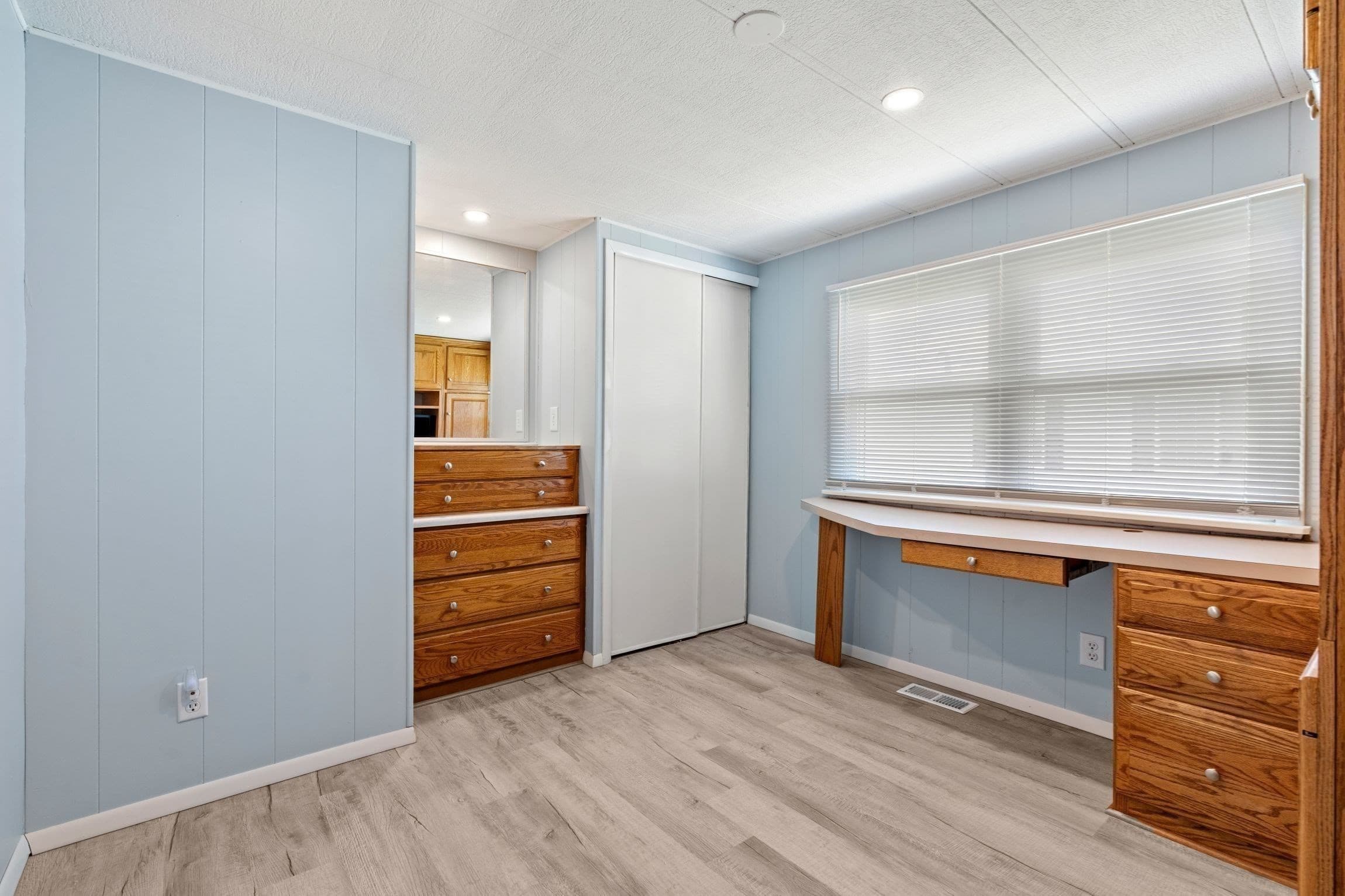 Mobile Home at 46 Louie Lane, Raynham MA 02767, Raynham, photo 18 of 32