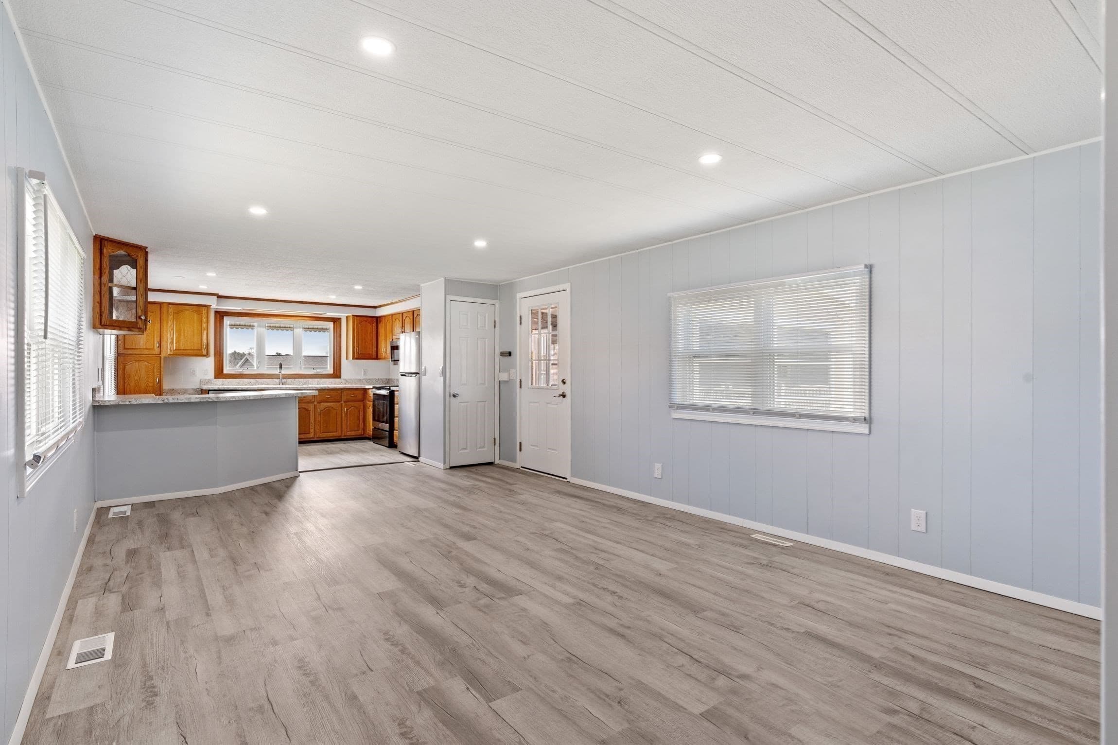 Mobile Home at 46 Louie Lane, Raynham MA 02767, Raynham, photo 15 of 32