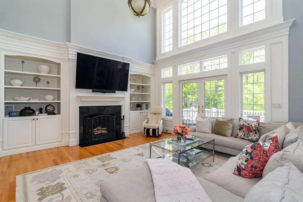Single Family Residence at 4 Nipmuc Lane, Southborough MA 01772, Southborough, photo 13 of 42