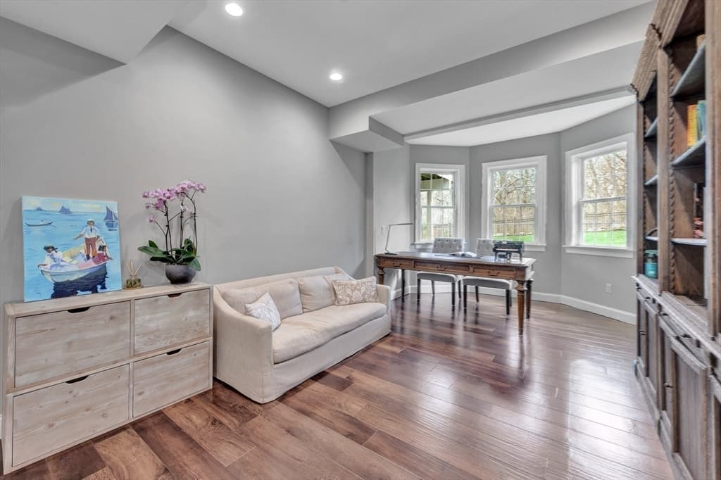 Single Family Residence at 4 Nipmuc Lane, Southborough MA 01772, Southborough, photo 32 of 42