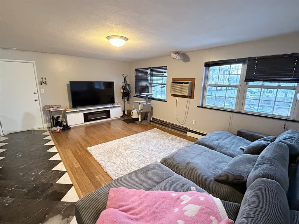 Condominium at 243 Boston Post Rd E # 11, Marlborough MA 01752, Marlborough, photo 5 of 10