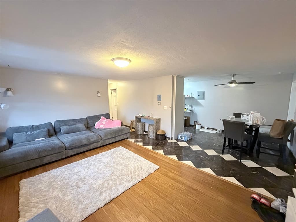 Condominium at 243 Boston Post Rd E # 11, Marlborough MA 01752, Marlborough, photo 4 of 10
