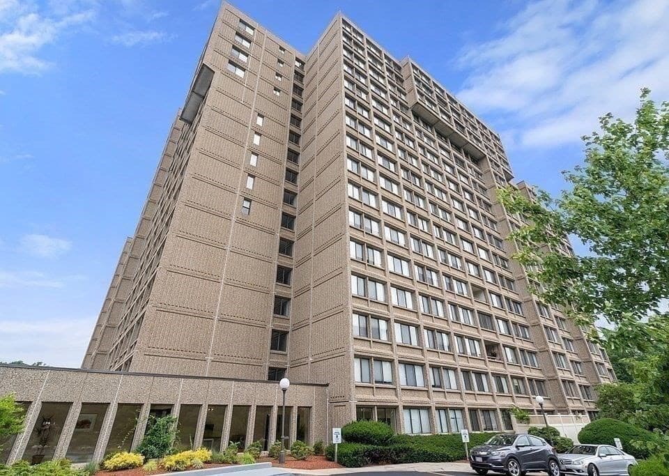 Condominium at 250 Hammond Pond Parkway # 609N, Newton MA 02467, Newton, photo 2 of 28