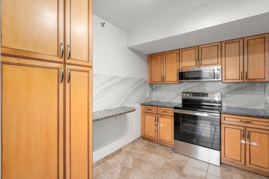 Condominium at 250 Hammond Pond Parkway # 609N, Newton MA 02467, Newton, photo 13 of 28