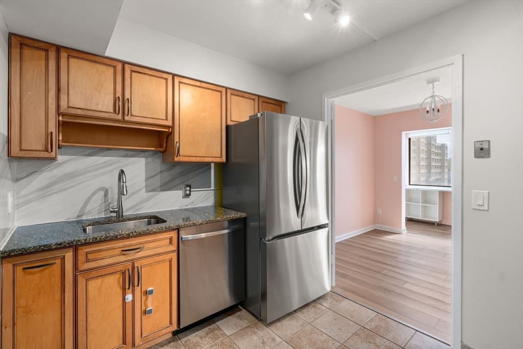 Condominium at 250 Hammond Pond Parkway # 609N, Newton MA 02467, Newton, photo 12 of 28