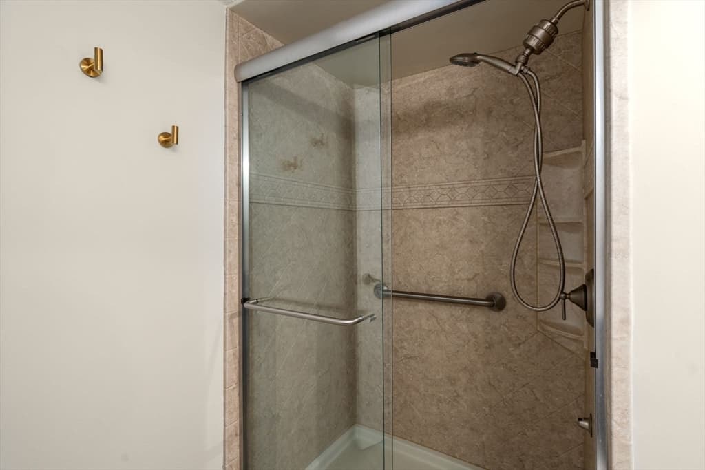 Condominium at 250 Hammond Pond Parkway # 609N, Newton MA 02467, Newton, photo 24 of 28