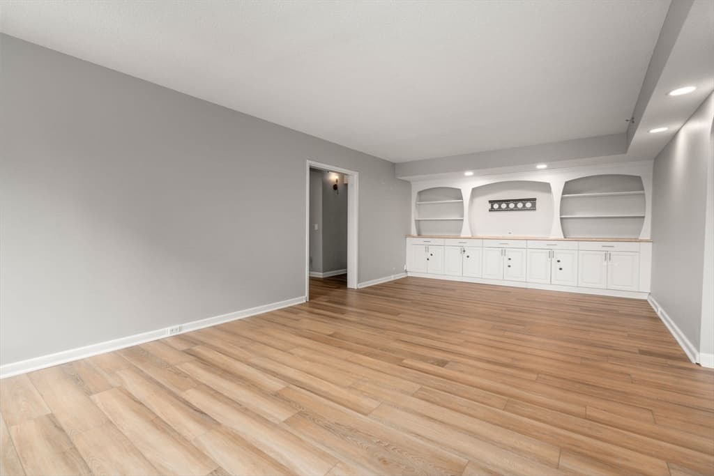 Condominium at 250 Hammond Pond Parkway # 609N, Newton MA 02467, Newton, photo 8 of 28