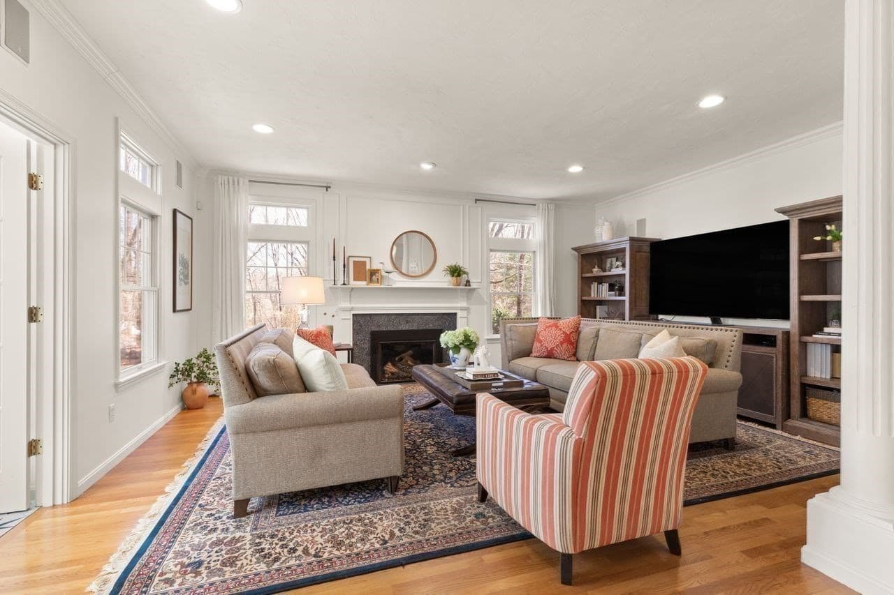 Single Family Residence at 7 Dry Pond Rd, Sharon MA 02067, photo 6 of 42