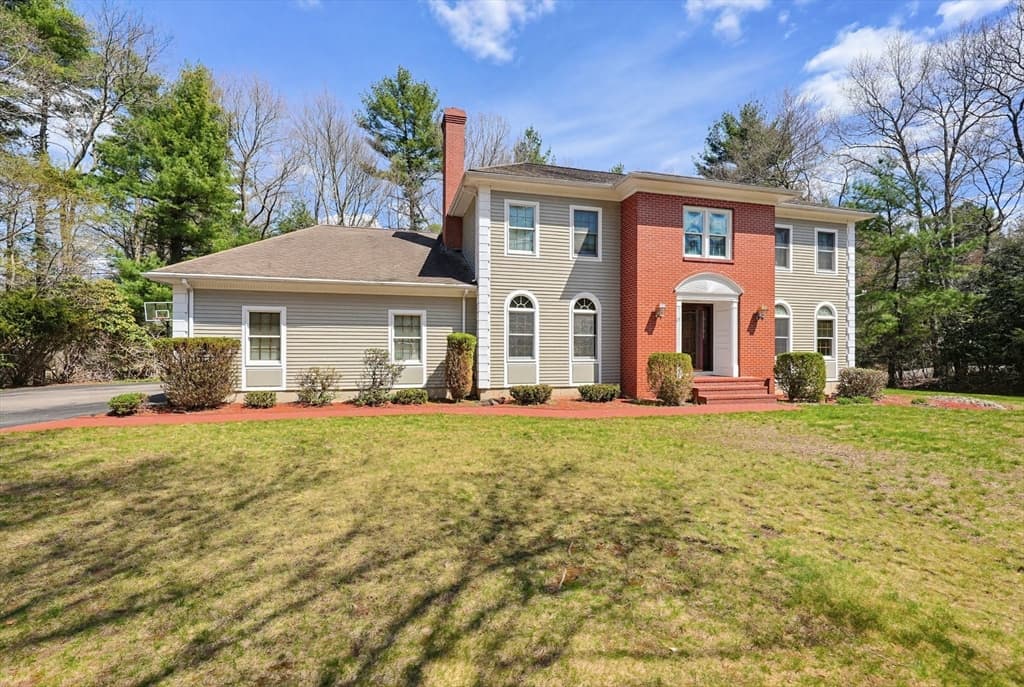 23 Cornerstone Dr, Easton MA 02356