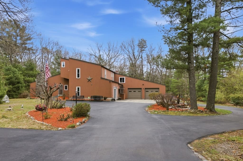 89 Walker St, Seekonk MA 02771 photo 2