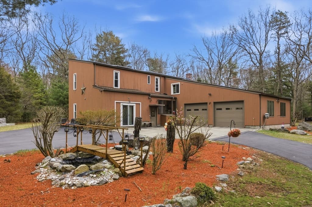 89 Walker St, Seekonk MA 02771 photo 3