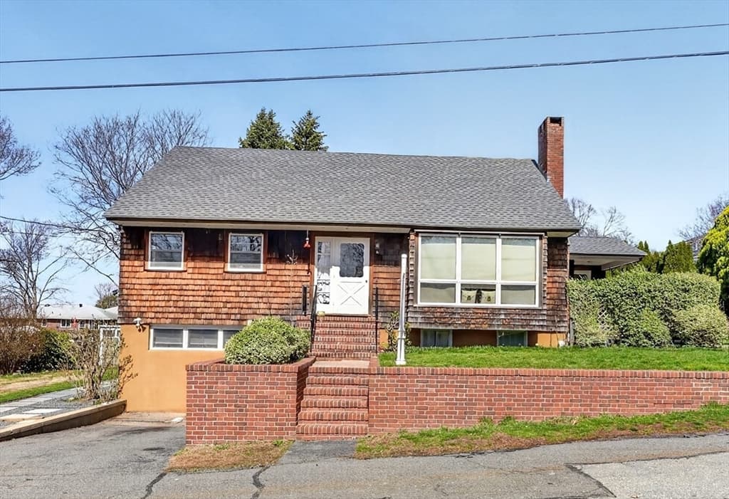 6 Desmond Dr, Nahant MA 01908 photo 2