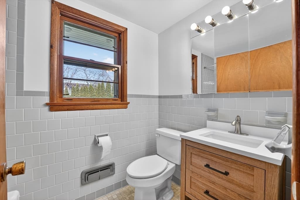 6 Desmond Dr, Nahant MA 01908 photo 17