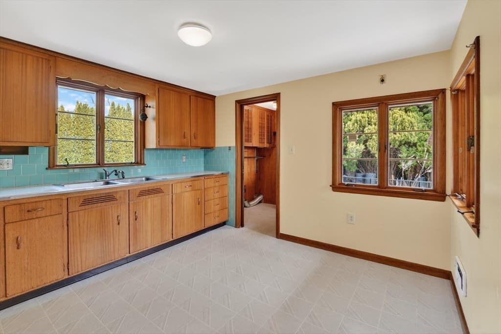 6 Desmond Dr, Nahant MA 01908 photo 15