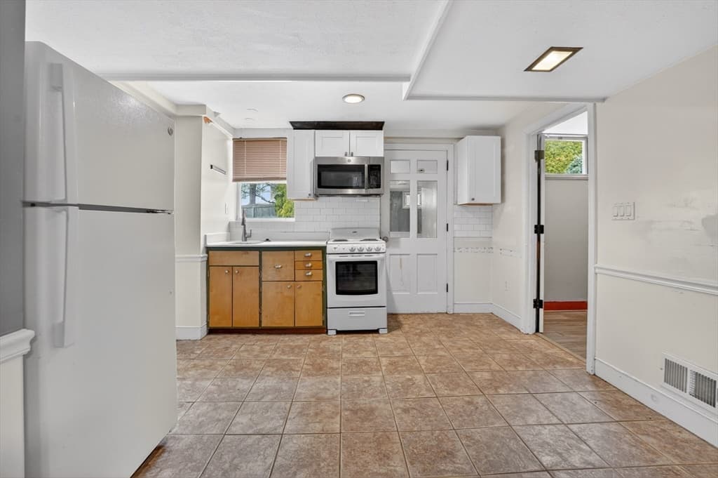 6 Desmond Dr, Nahant MA 01908 photo 29