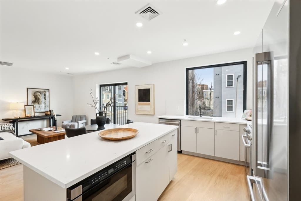 Condominium at 256 Dorchester Street # 401, Boston MA 02127, Boston, photo 9 of 29