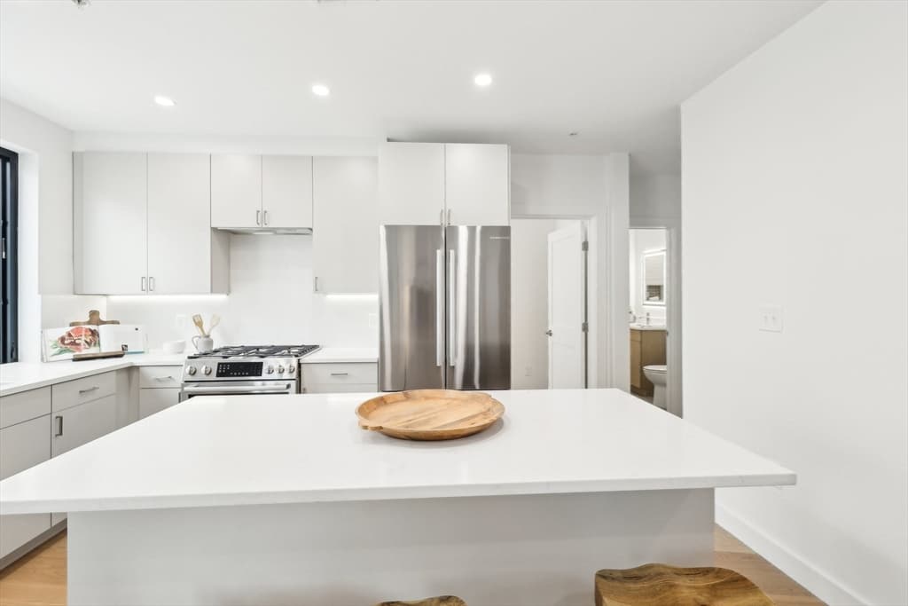 Condominium at 256 Dorchester Street # 401, Boston MA 02127, Boston, photo 10 of 29
