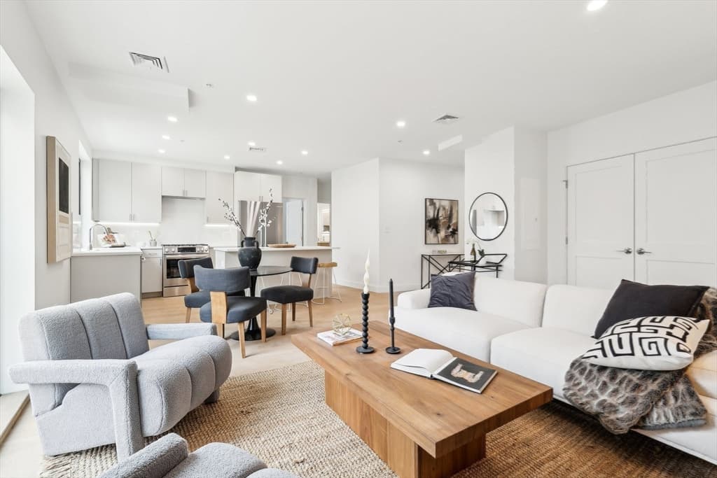 Condominium at 256 Dorchester Street # 401, Boston MA 02127, Boston, photo 8 of 29