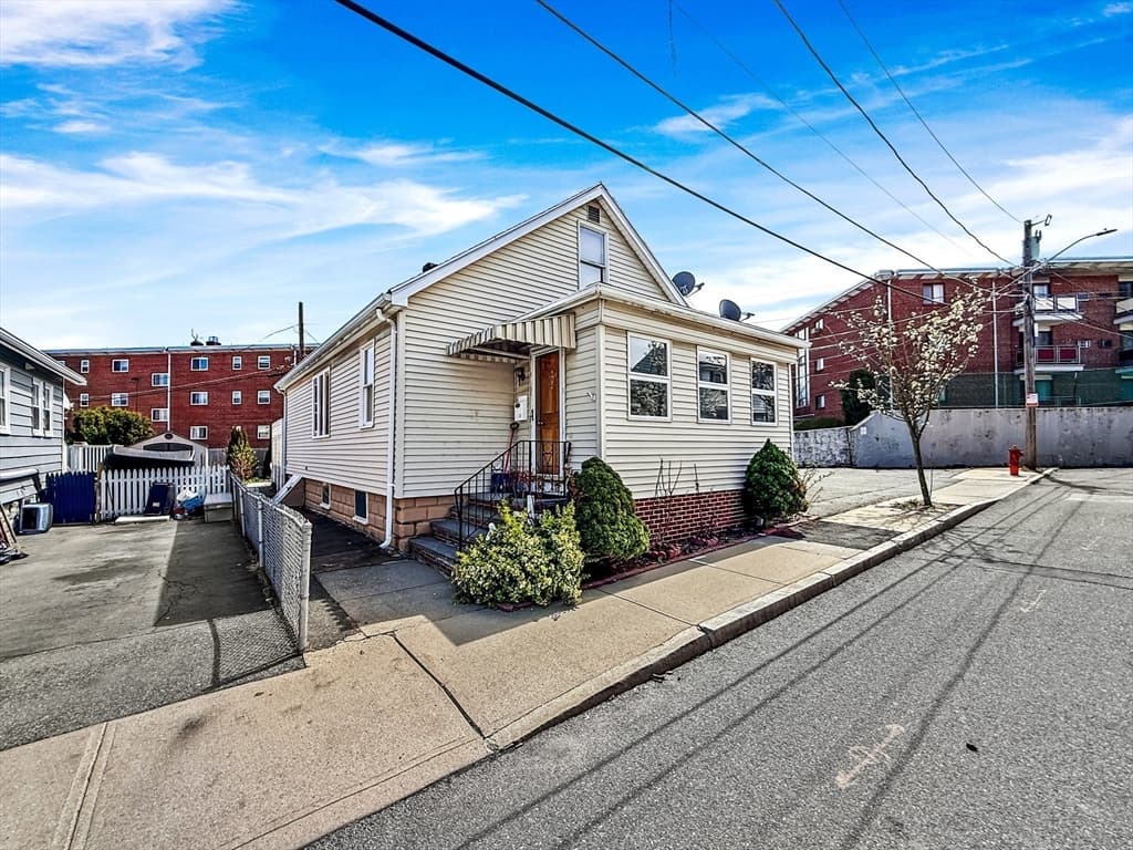 14 Oak Ter, Everett MA 02149 photo 2