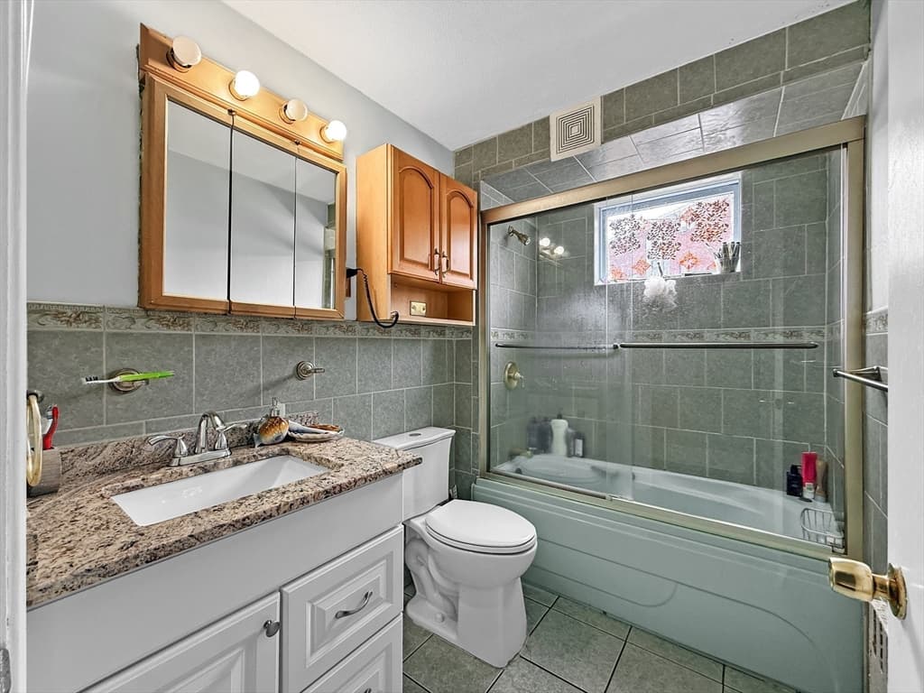 14 Oak Ter, Everett MA 02149 photo 17