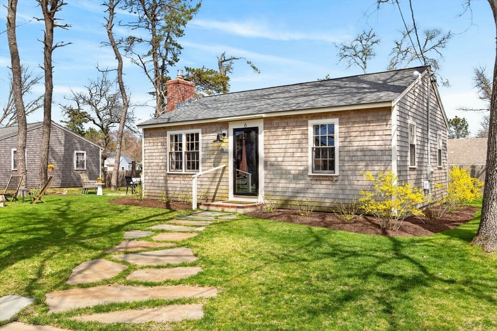 Single Family Residence at 6 Manning Rd, Dennis MA 02638, photo 4 of 42