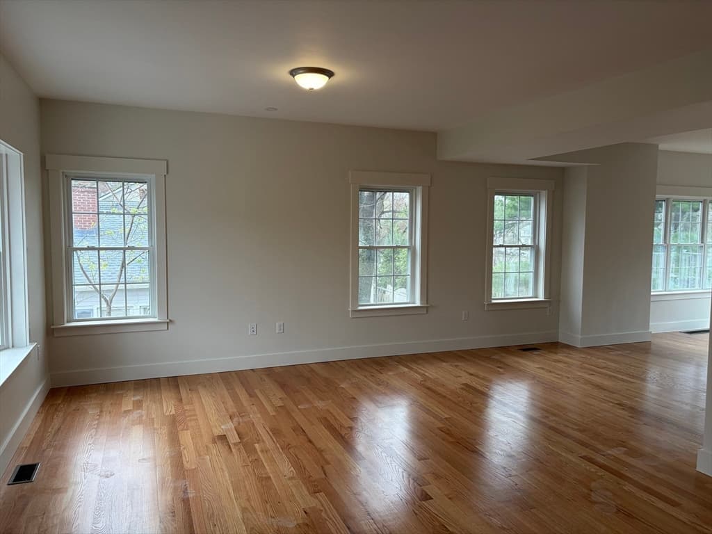 76 Valmor Street, Worcester MA 01604 photo 9