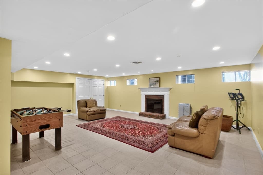 Single Family Residence at 17 Morningside Lane, Lincoln MA 01773, Lincoln, photo 35 of 40