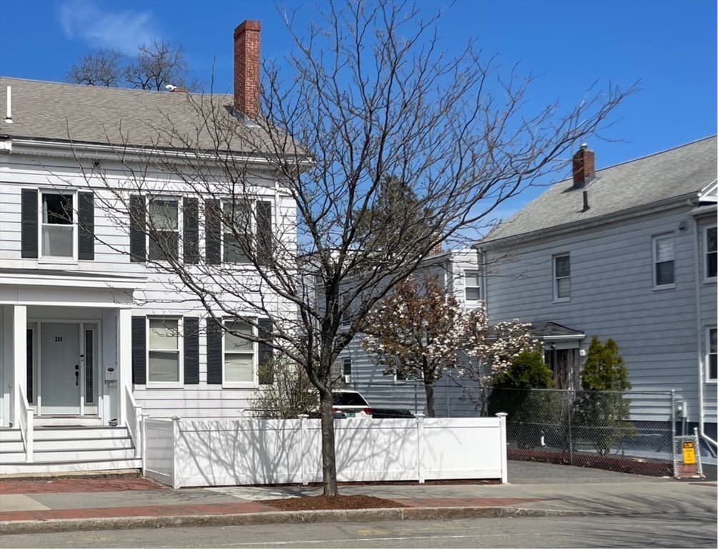 Single Family Residence at 289 Broadway, Cambridge MA 02139, Cambridge, photo 2 of 32