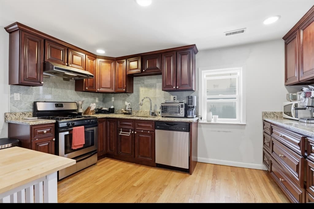 Single Family Residence at 289 Broadway, Cambridge MA 02139, Cambridge, photo 5 of 32