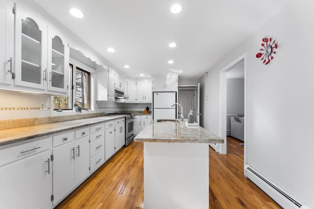 Single Family Residence at 7 Providence Rd, Westford MA 01886, photo 6 of 39