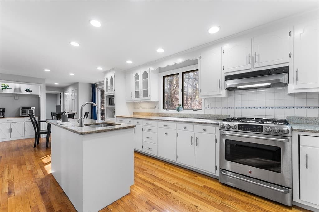 Single Family Residence at 7 Providence Rd, Westford MA 01886, photo 4 of 39