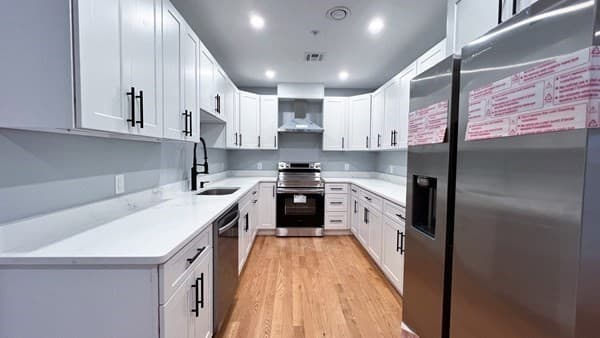 Condominium at 585 Washington St # 0202, Quincy MA 02169, photo 3 of 10