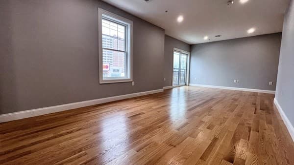 Condominium at 585 Washington St # 0202, Quincy MA 02169, photo 4 of 10