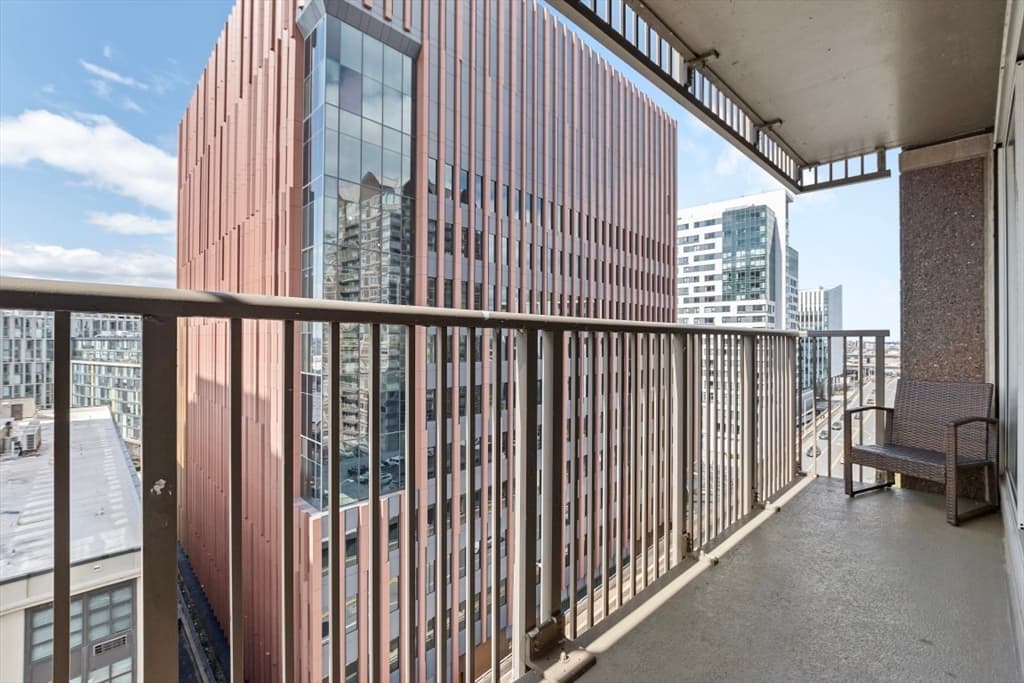 Condominium at 8 Museum Way # 1201, Cambridge MA 02141, Cambridge, photo 14 of 29