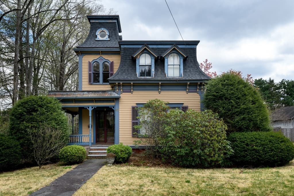 67 Church St, Ware MA 01082