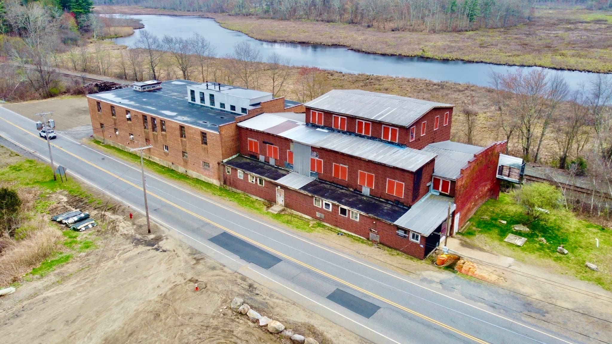 Commercial Sale at 55 Mill St, Brookfield MA 01506, photo 3 of 6