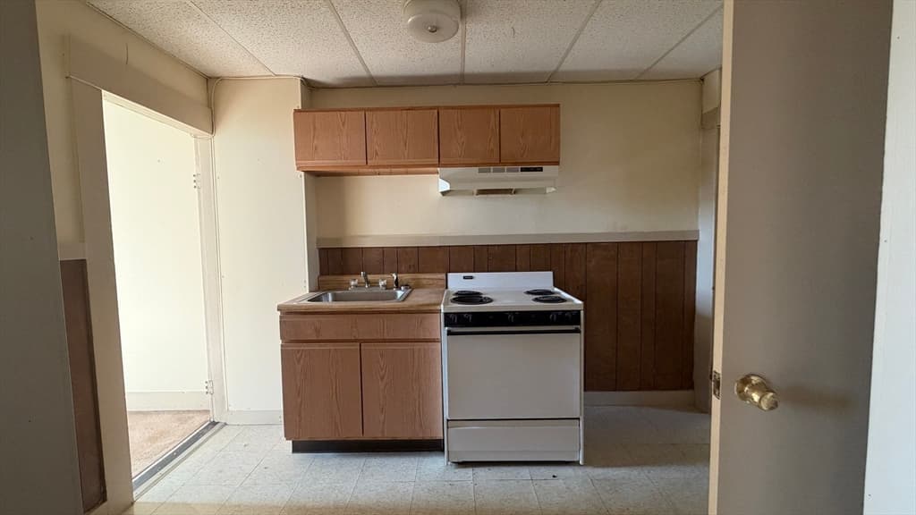 5+ Family - Rooming House at 101-107 Gorham Street, Lowell MA 01852, photo 22 of 42