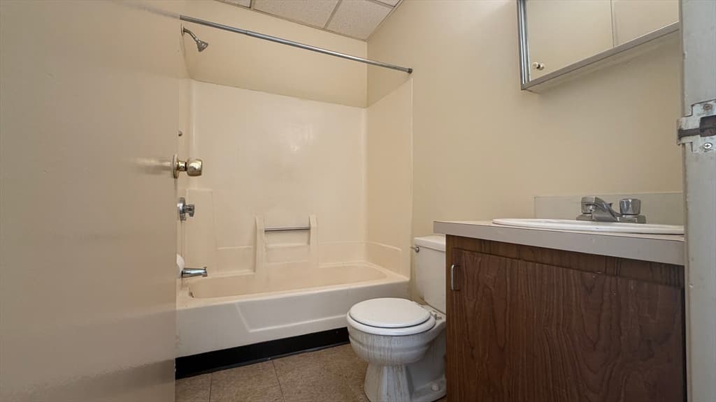 5+ Family - Rooming House at 101-107 Gorham Street, Lowell MA 01852, photo 15 of 42