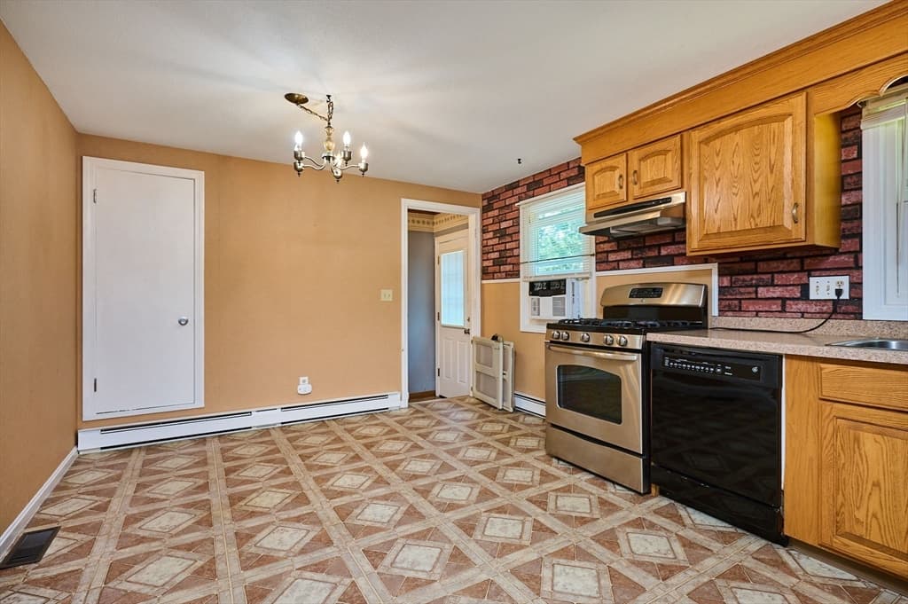 50 Phelps St, Easthampton MA 01027 photo 6
