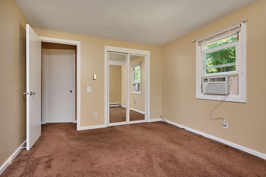 50 Phelps St, Easthampton MA 01027 photo 12
