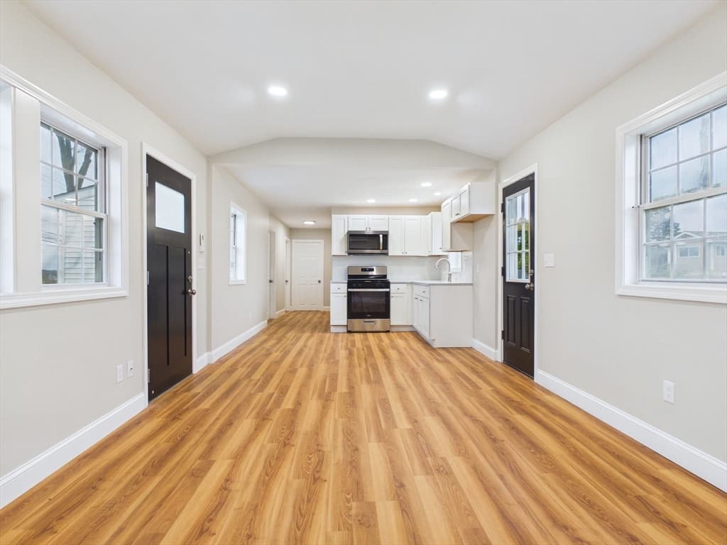 Single Family Residence at 715 Newhall St, Fall River MA 02721, photo 6 of 26