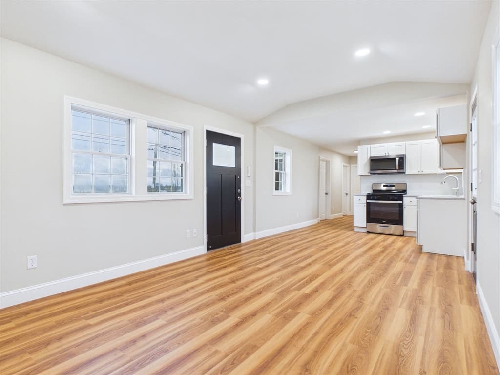 Single Family Residence at 715 Newhall St, Fall River MA 02721, photo 7 of 26